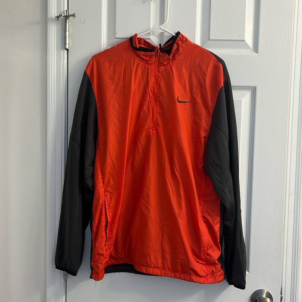 Men’s Large Nike Golf Windbreaker.